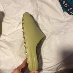 Yeezy slide resin